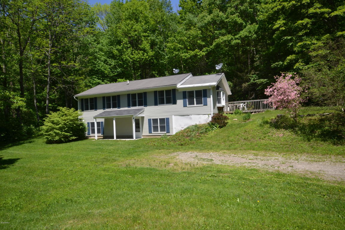 420 Brodie Mountain Rd, Hancock, MA 01237