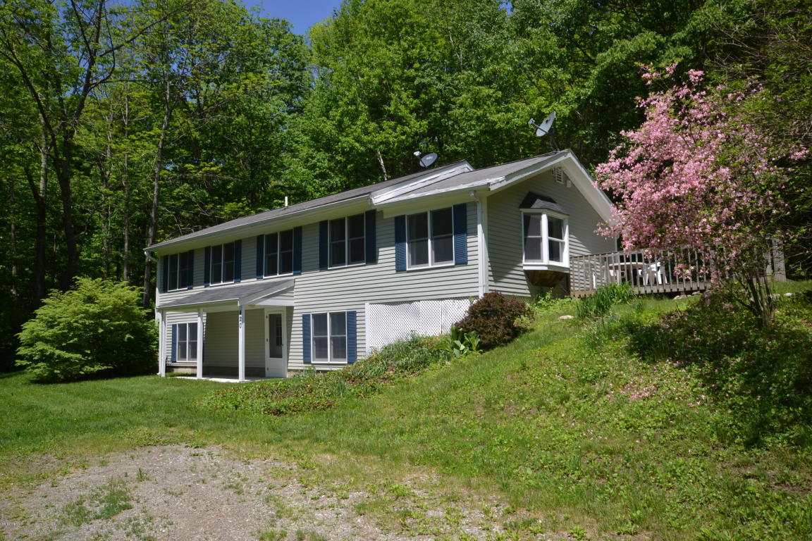 420 Brodie Mountain Rd, Hancock, MA 01237