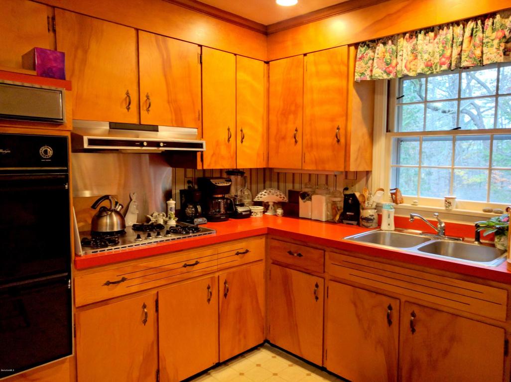 115 Davis St, Lee, MA 01238