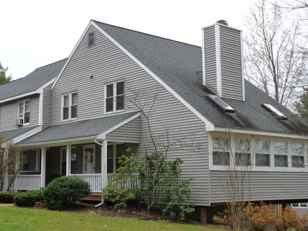 880 East St, Lee, MA 01238