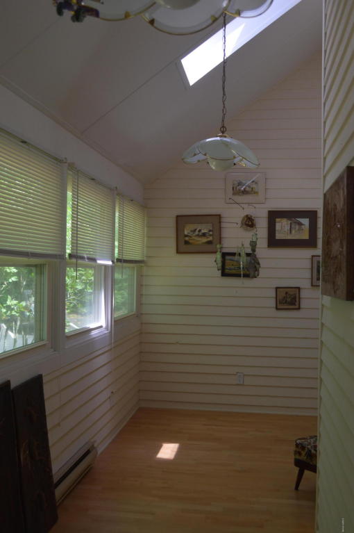 880 East St, Lee, MA 01238