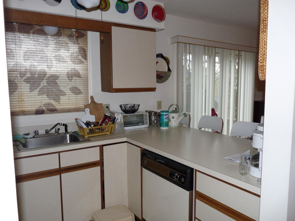 880 East St, Lee, MA 01238