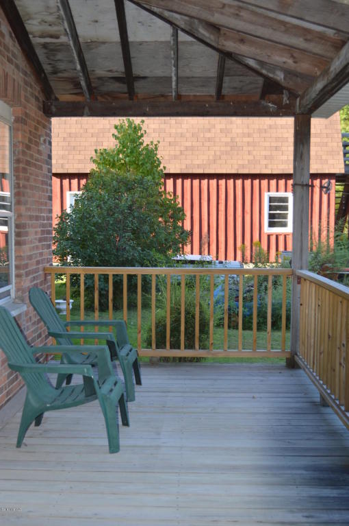 660 Marble St, Lee, MA 01238
