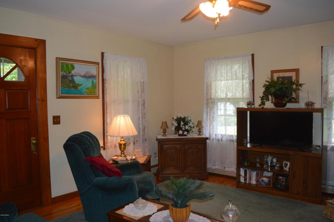 660 Marble St, Lee, MA 01238