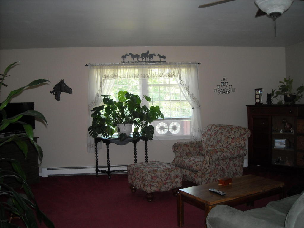 104 Bradley St, Lee, MA 01238