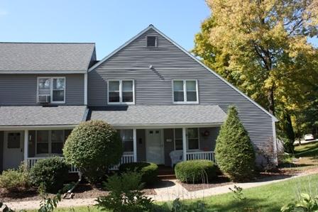 880 East St, Lee, MA 01238