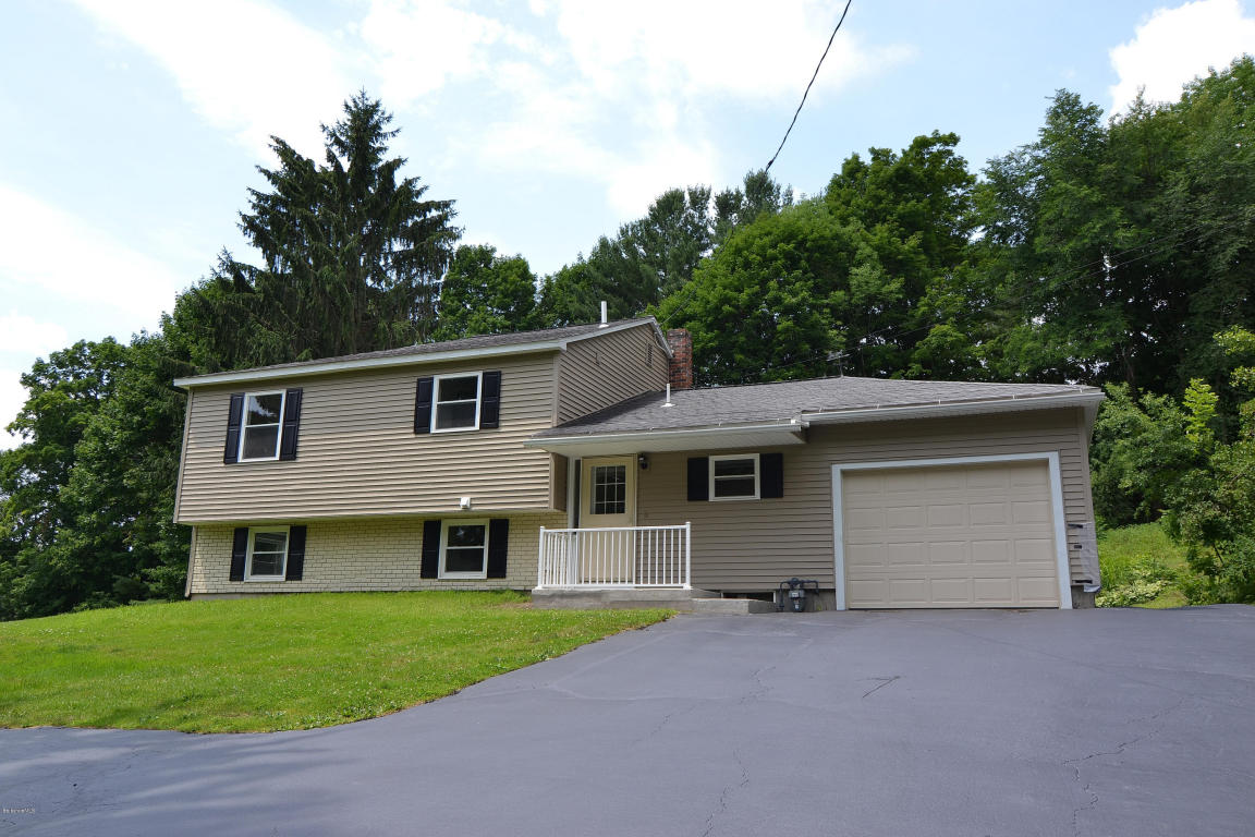 115 Prospect St, Lee, MA 01238