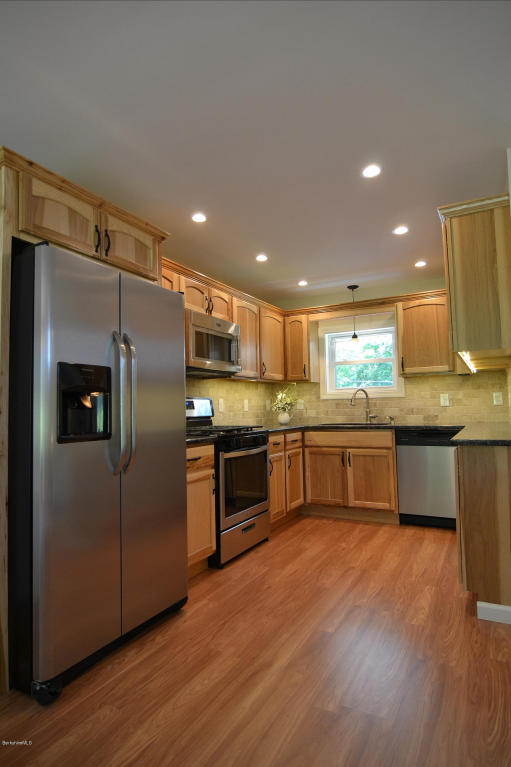 115 Prospect St, Lee, MA 01238