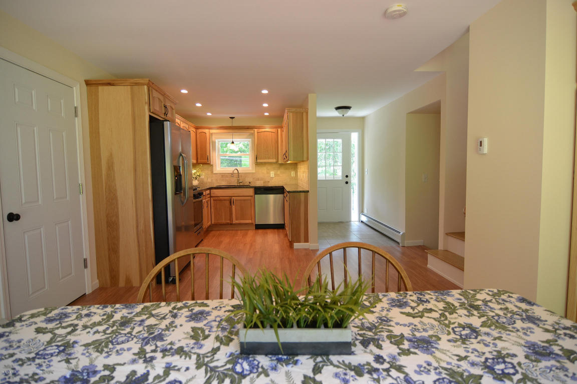 115 Prospect St, Lee, MA 01238