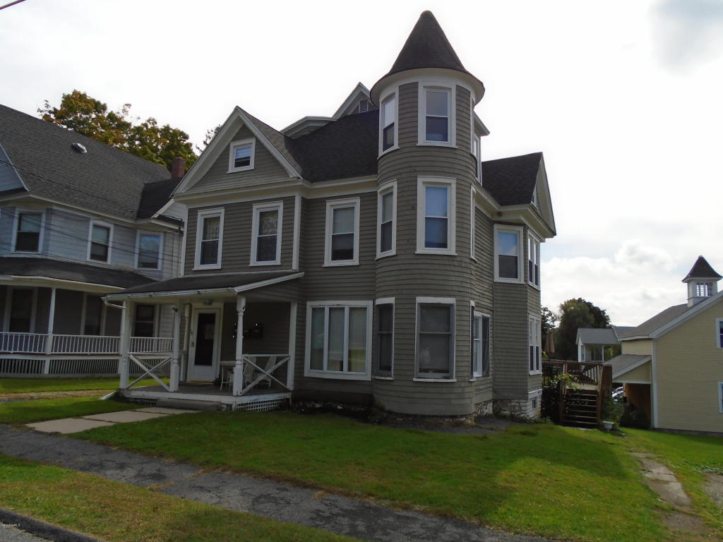 70 Franklin St, Lee, MA 01238