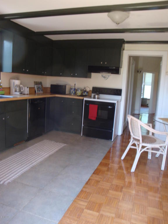 70 Franklin St, Lee, MA 01238