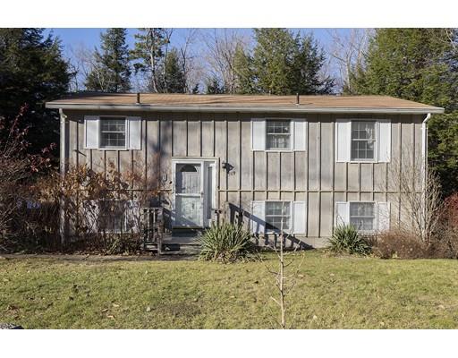 569 Long Bow Ln W, Becket, MA 01253
