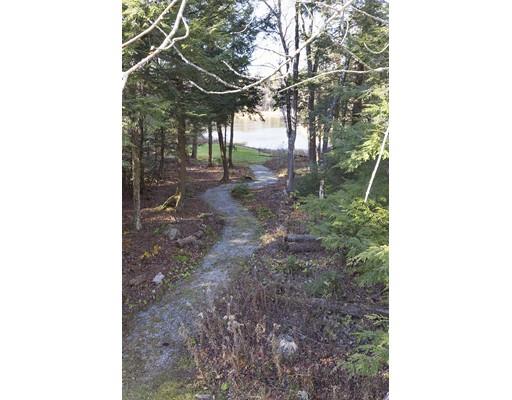 569 Long Bow Ln W, Becket, MA 01253