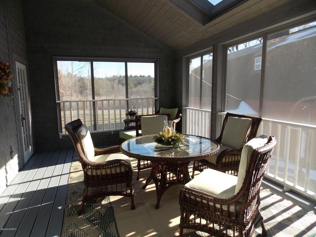2 Wallace Rd, Stockbridge, MA 01262