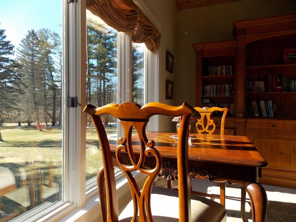 2 Wallace Rd, Stockbridge, MA 01262