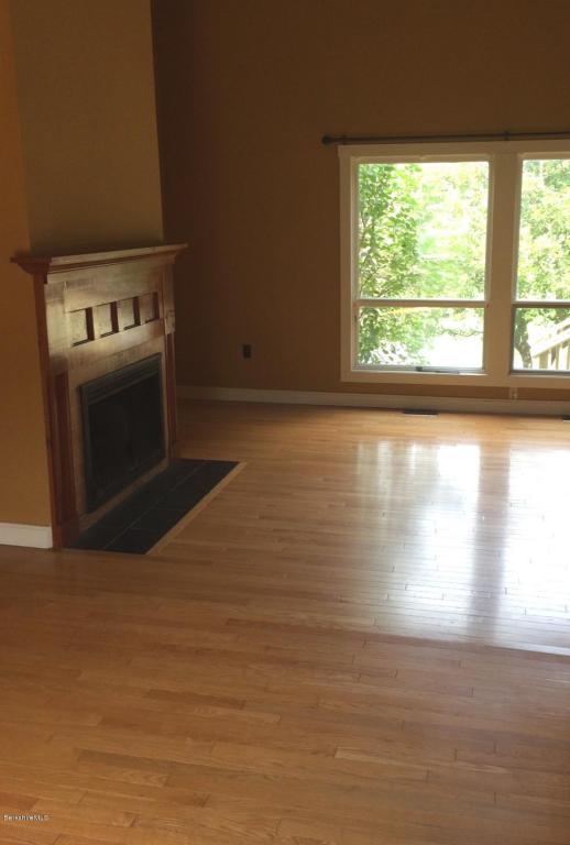 27 Thistle Path, Williamstown, MA 01267