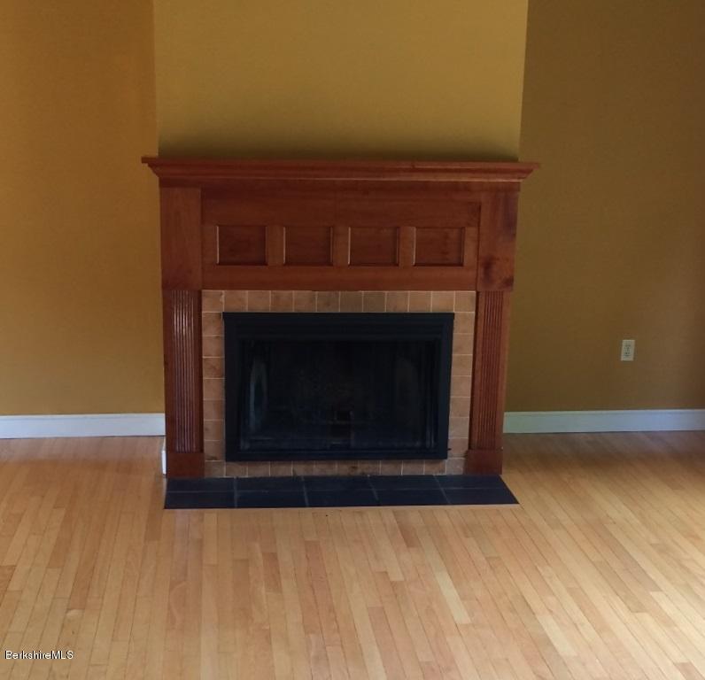 27 Thistle Path, Williamstown, MA 01267