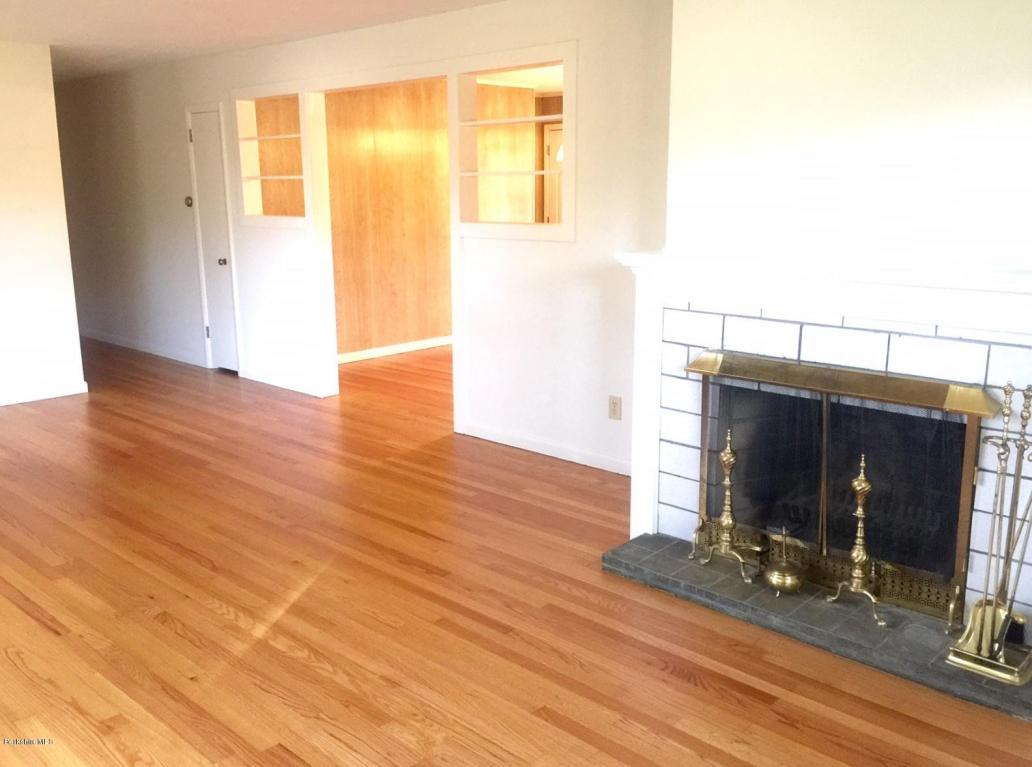 25 Elliott Dr, Williamstown, MA 01267