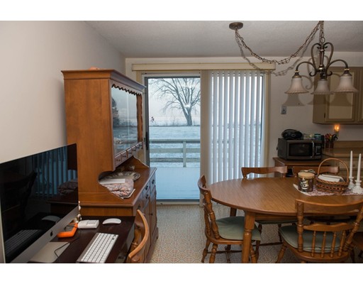 24 Old Amherst Rd, Sunderland, MA 01375