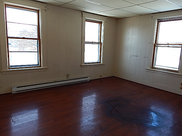17 Sand StGardner, MA, 01440Worcester County