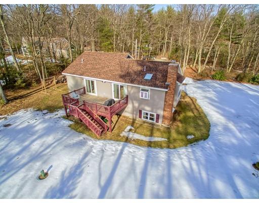 27 Streeter Rd, Hubbardston, MA 01452