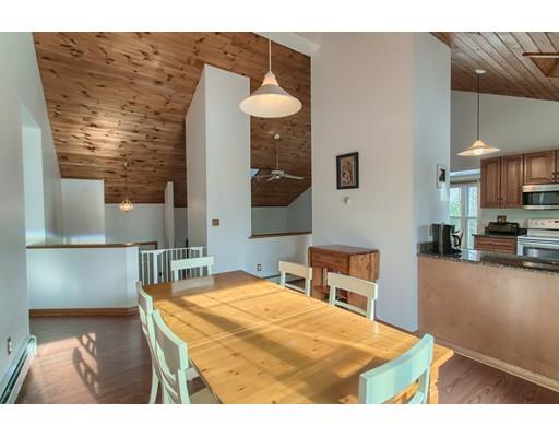 27 Streeter Rd, Hubbardston, MA 01452