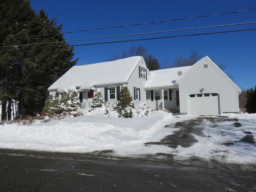 18Hickory Rd, Leominster, MA 01453