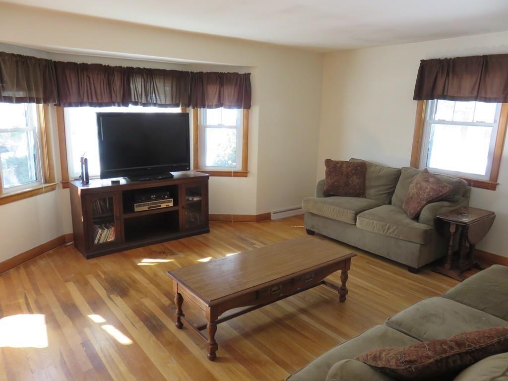18Hickory Rd, Leominster, MA 01453