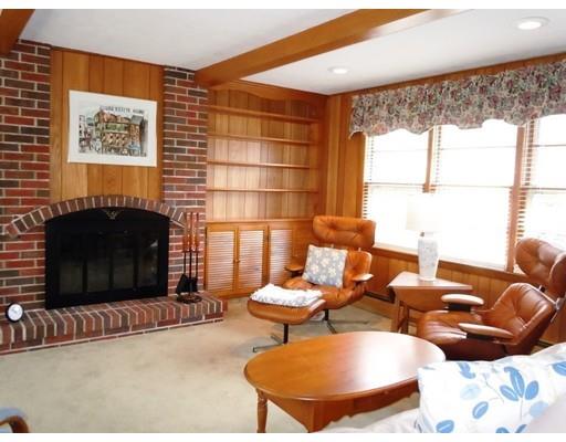 20 Maple Ave, Leominster, MA 01453