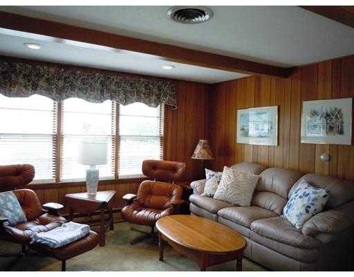 20 Maple Ave, Leominster, MA 01453