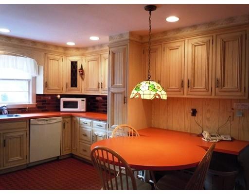 20 Maple Ave, Leominster, MA 01453