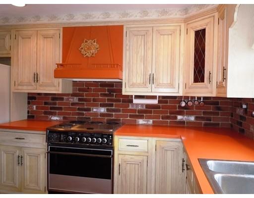20 Maple Ave, Leominster, MA 01453