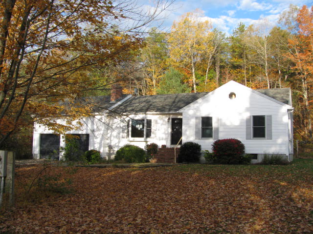 143 Rice Corner RdBrookfield, MA, 01506Worcester County
