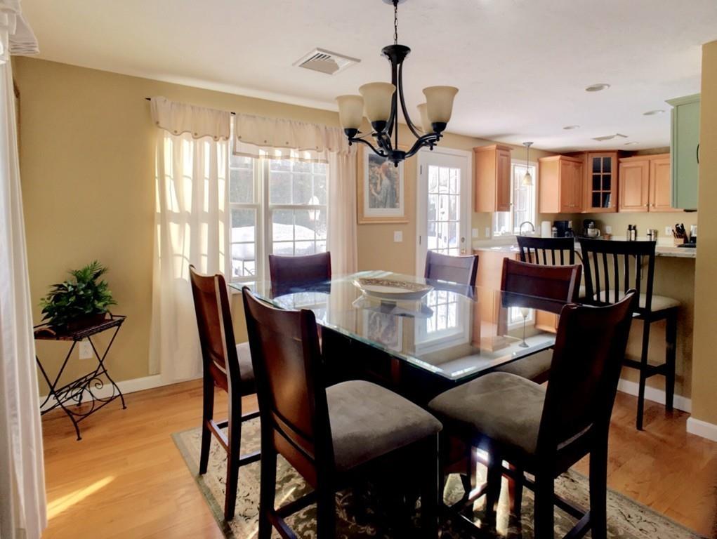 68Brookfield Rd, Charlton, MA 01507