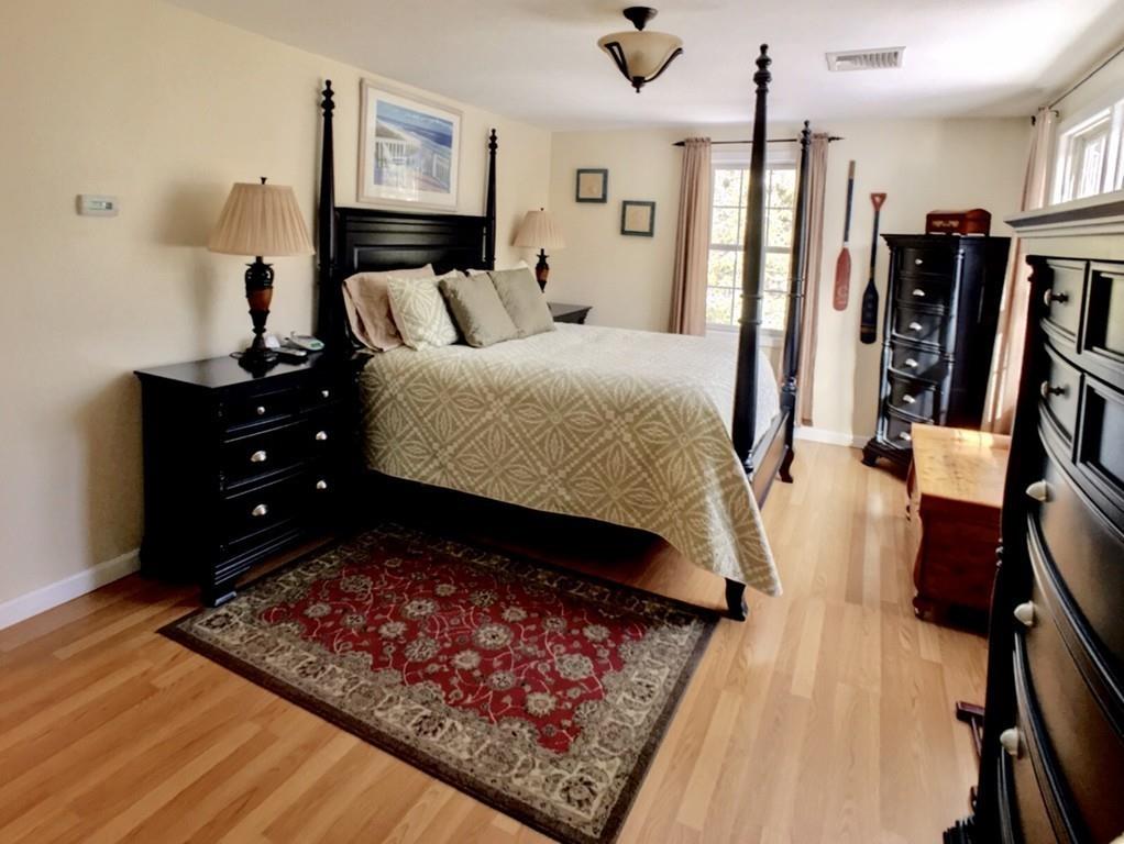68Brookfield Rd, Charlton, MA 01507