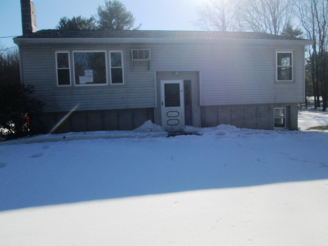 79 Brookfield RdCharlton, MA, 01507Worcester County