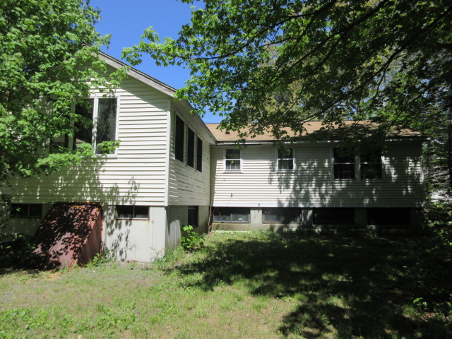 209 Chace StreetClinton, MA, 01510Worcester County
