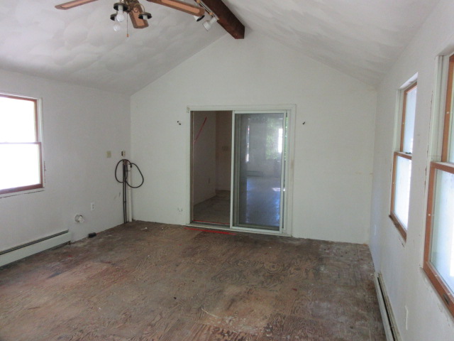 209 Chace StreetClinton, MA, 01510Worcester County
