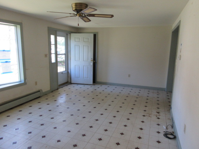 209 Chace StreetClinton, MA, 01510Worcester County
