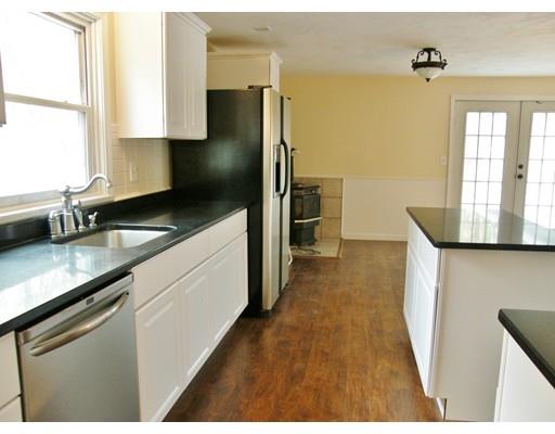 288 Cedar St, Sturbridge, MA 01518