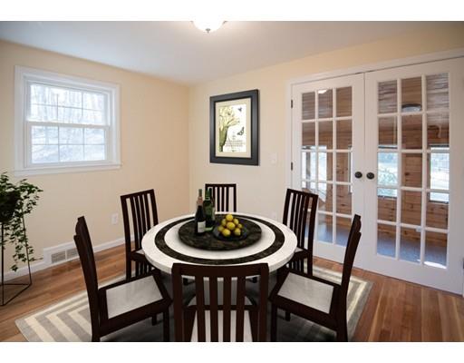 11 Brookside Dr, Leicester, MA 01524