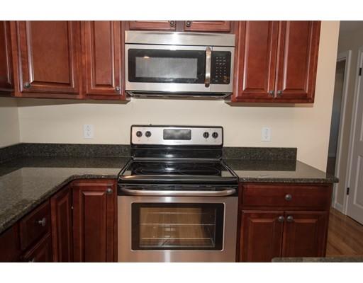 11 Brookside Dr, Leicester, MA 01524