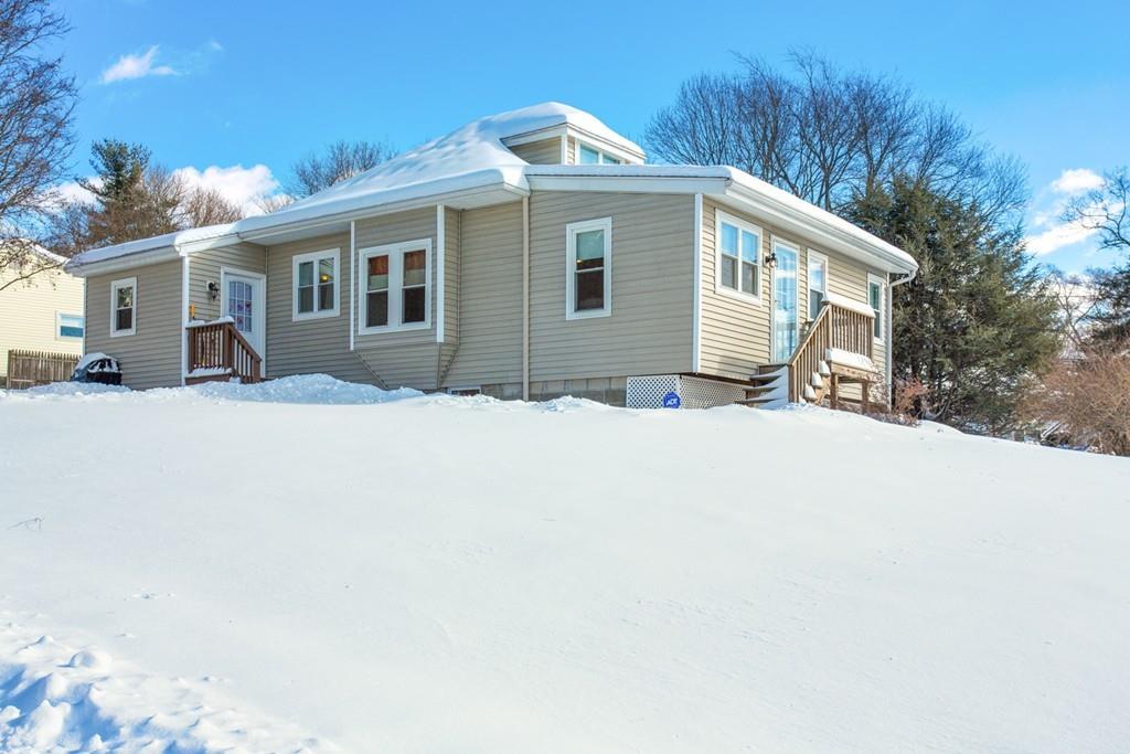 5Highland Ave, Millbury, MA 01527