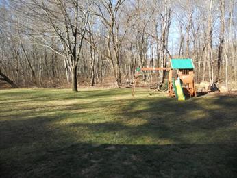 47 Thayer St, Millville, MA 01529