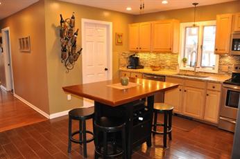 8 Bazeley Ave, Millville, MA 01529