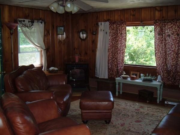 185Mckay Rd, New Braintree, MA 01531