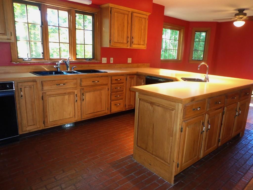 73Maple Street, North Brookfield, MA 01535