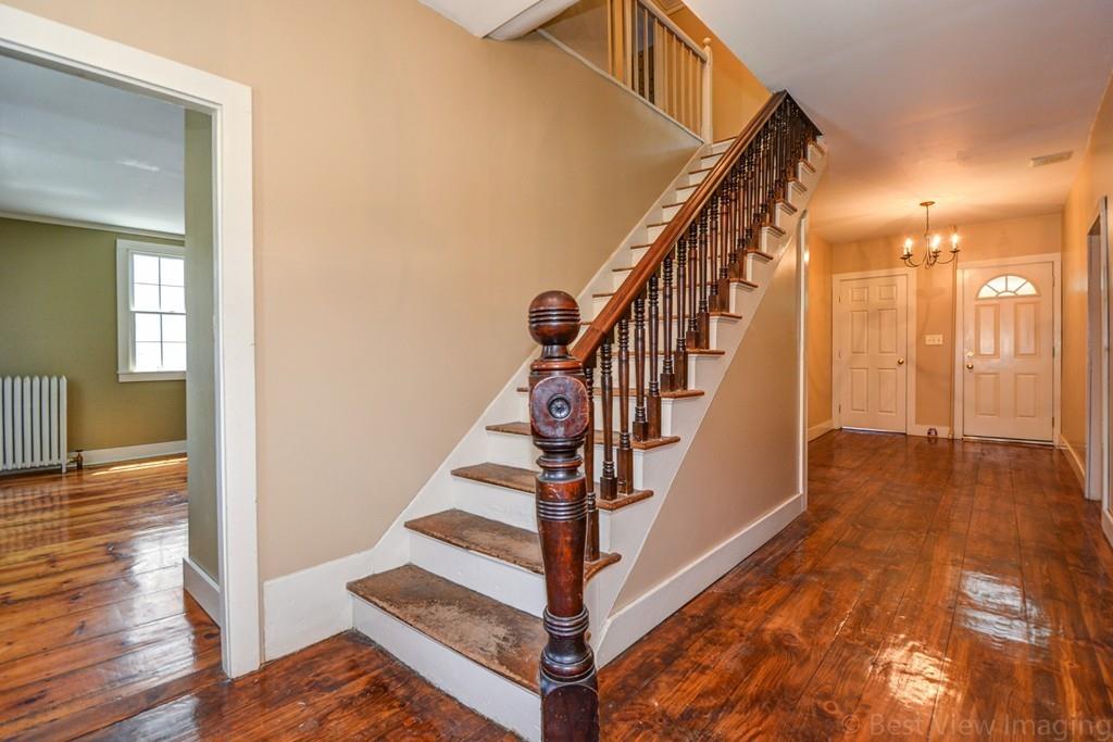 163Worcester St, North Grafton, MA 01536