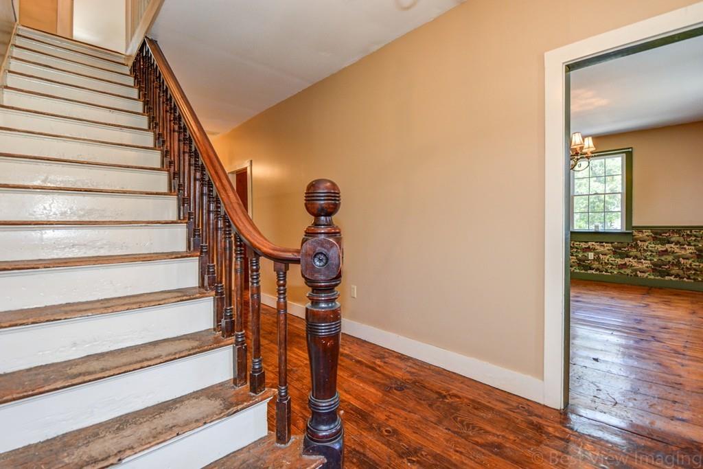 163Worcester St, North Grafton, MA 01536
