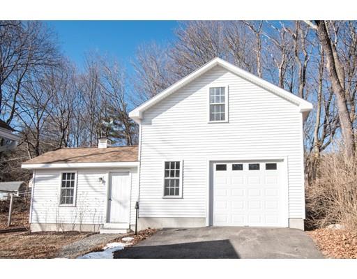 56 Charlton St, Oxford, MA 01540